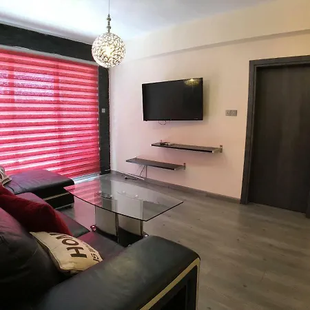 Lovely Seashore For Vacation In Cyprus Apartment *